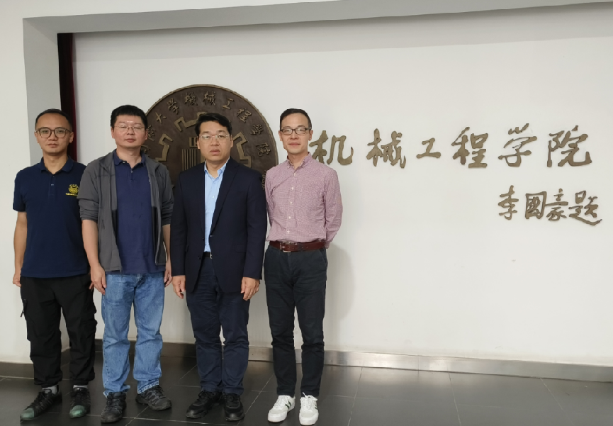 课题组老师接待清华大学来访的林波荣教授